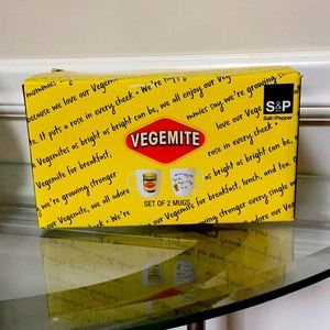 SET 2 x MUGS - VEGEMITE